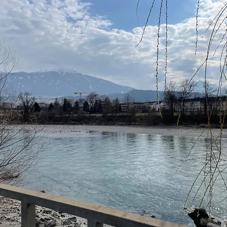 Innside - Terrace And Mountain Views